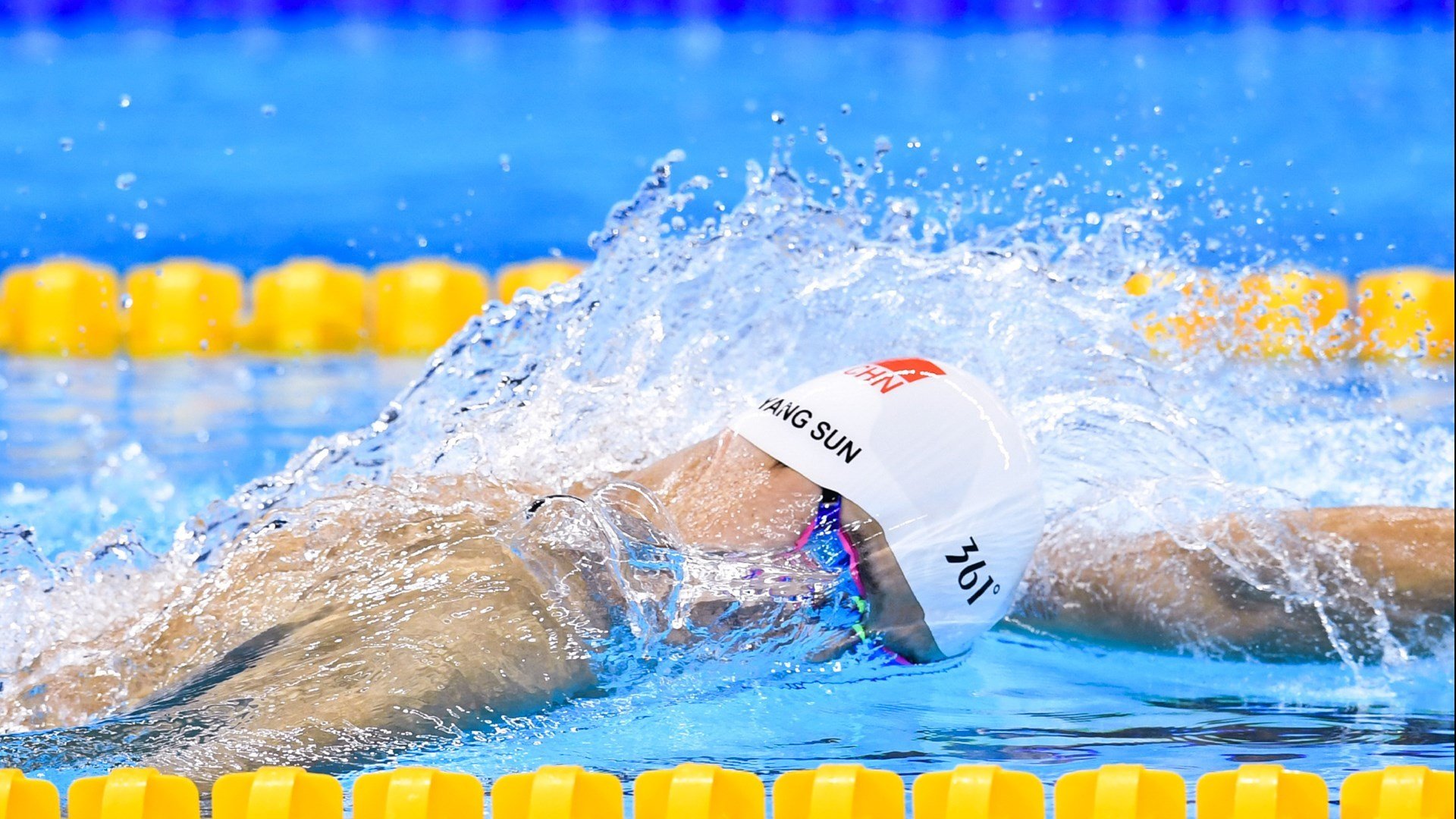 汗水浇筑中国篮球不屈之魂